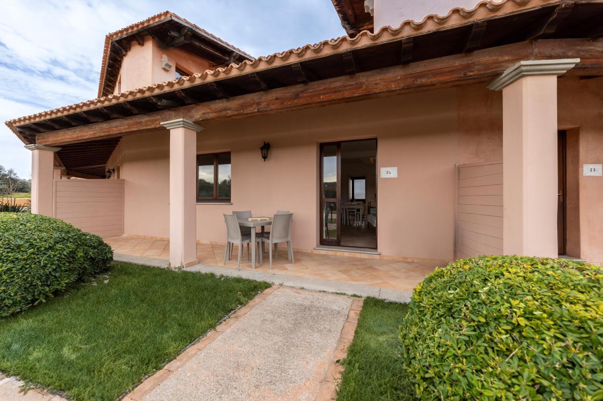Residence Pierre & Vacances Vignola Mare Exterior foto